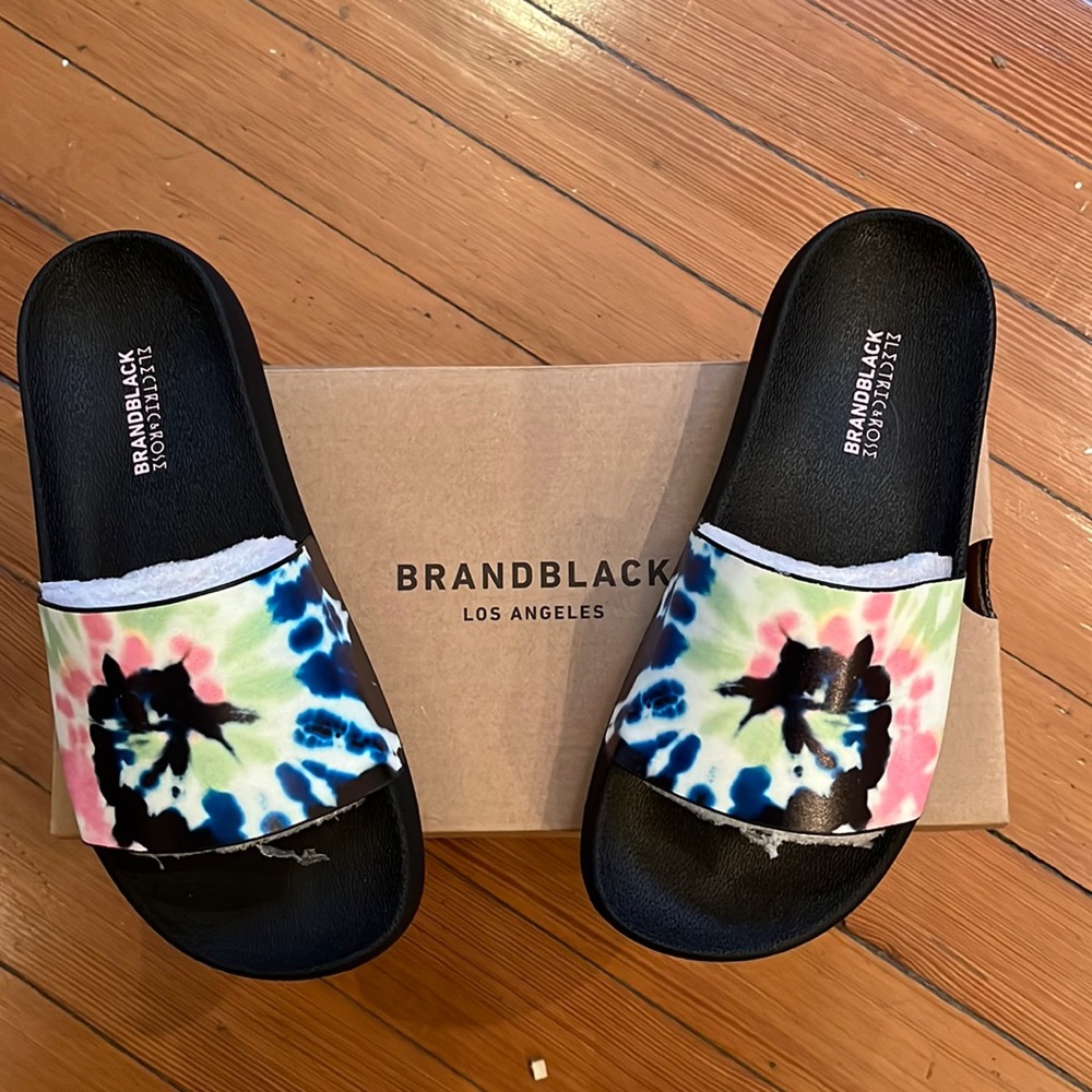 SALE! Brand new with tags Brandblack LA Kashiba Lux Wave slides